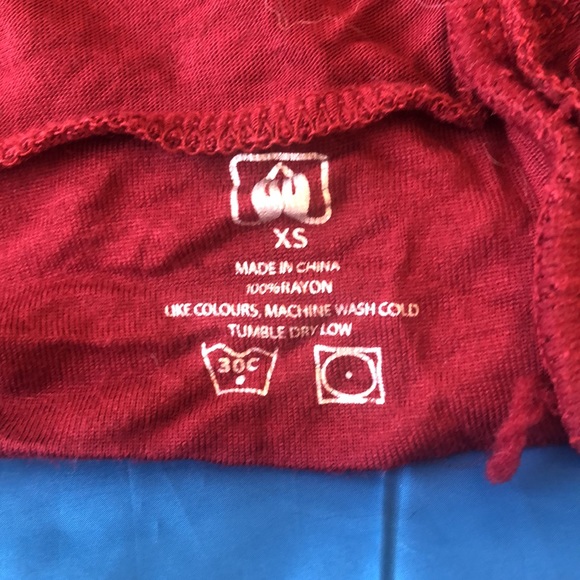 Twist front crop - Picture 2 of 3